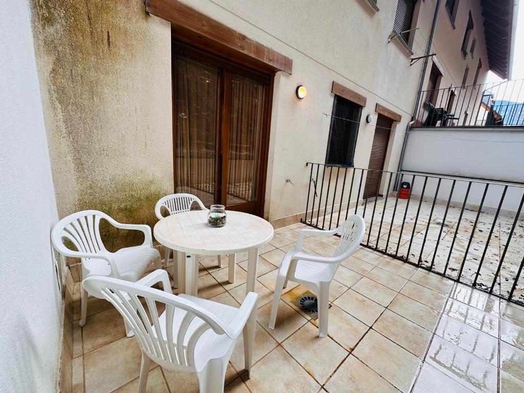 Carlos Apartment *